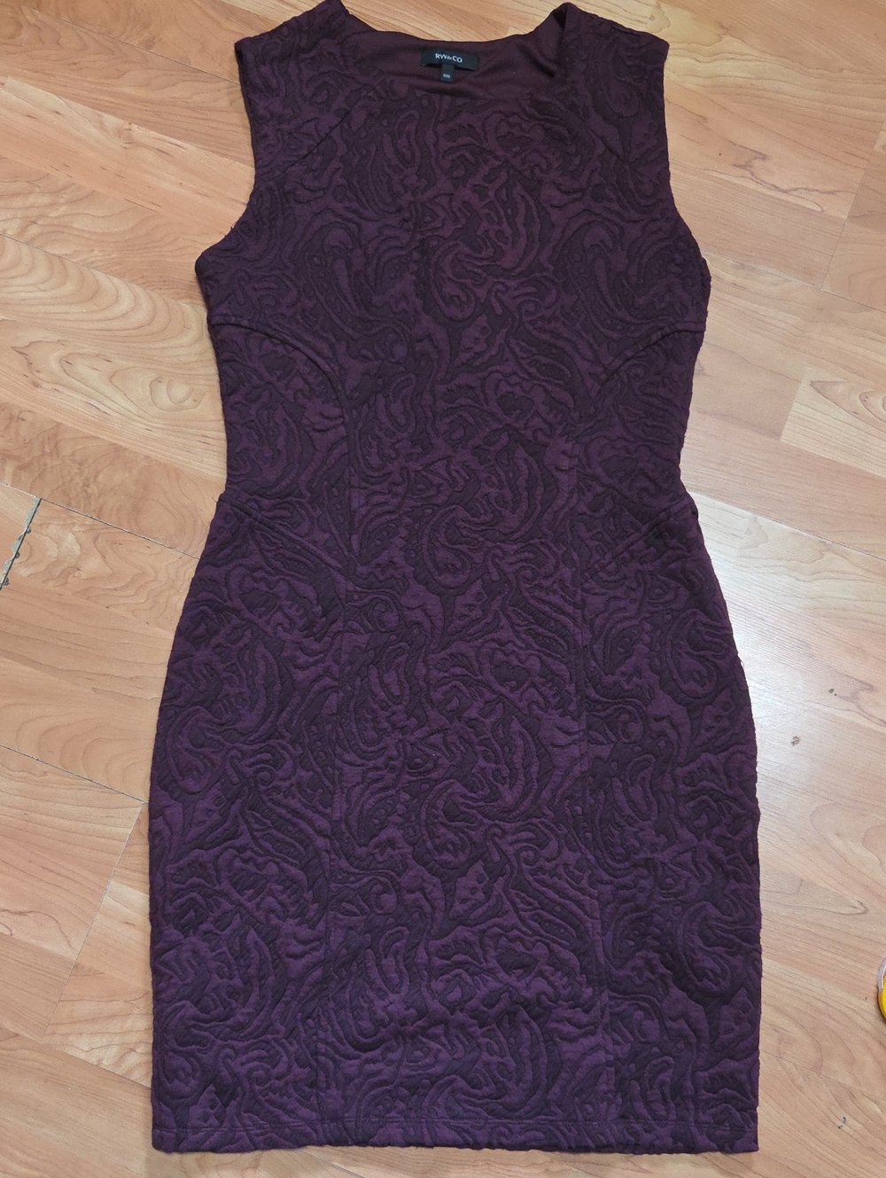 RW&CO. Textured Sleeveless Bodycon Dress in Plum